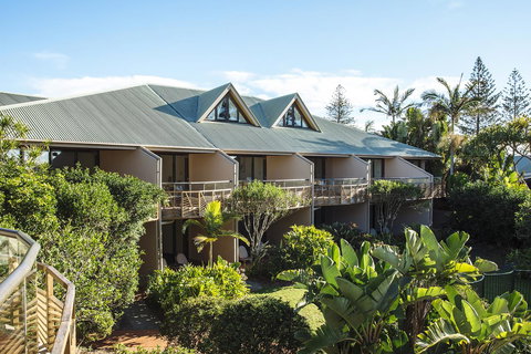 Beach Hotel Resort - Accommodation Search 10