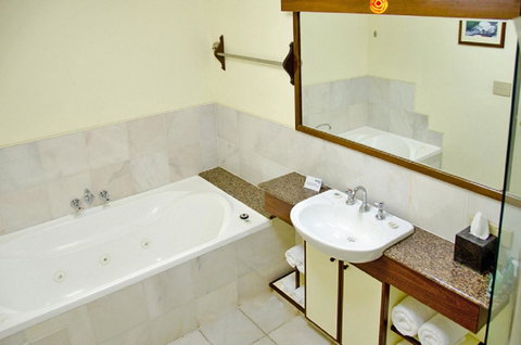 Beach Hotel Resort - Accommodation Search 39