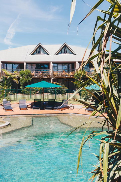Beach Hotel Resort - Accommodation Search 43