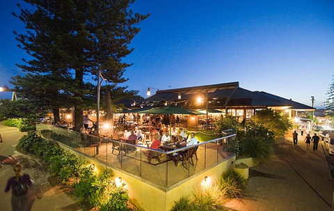 Beach Hotel Resort - Accommodation Search 26