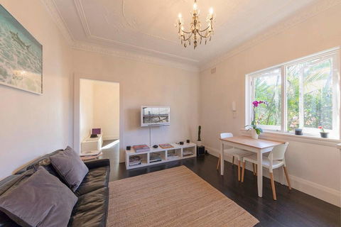 BONDI BEACH PRIME 1 Bedroom + Sunroom - Accommodation Search 3