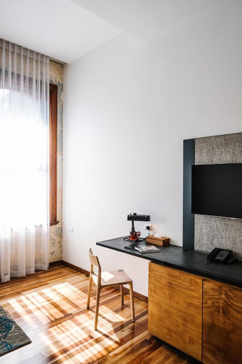 The Old Clare Hotel, Independent Collection By EVT - Accommodation Search 2