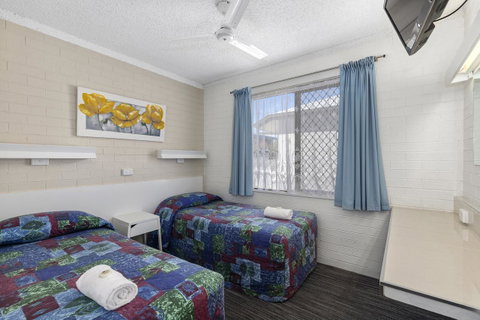 Coastal Bay Motel - Accommodation Search 15