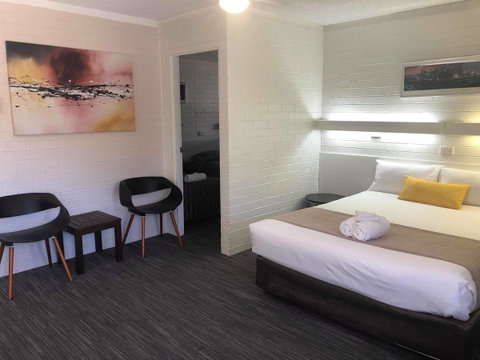 Coastal Bay Motel - Accommodation Search 20
