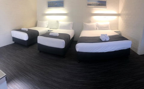 Coastal Bay Motel - Accommodation Search 18