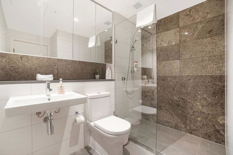Cozy Apartment With Water View Plus Winter Garden - Accommodation Search 1