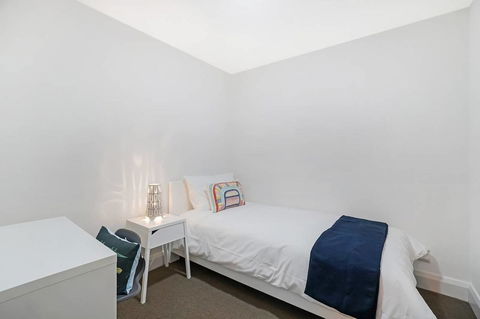 Cozy Apartment With Water View Plus Winter Garden - Accommodation Search 3