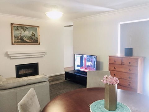 Beautiful Family Holiday House - Accommodation Search 4