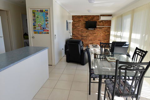 Beach House Holiday Apartments - Accommodation Search 8