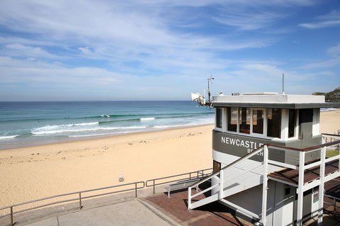 Arena Luxury Beachfront Apartment - Accommodation Search 31