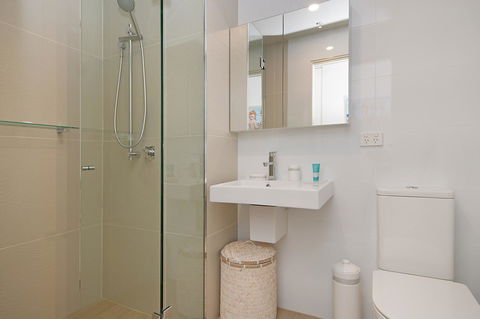 Arena Luxury Beachfront Apartment - Accommodation Search 42