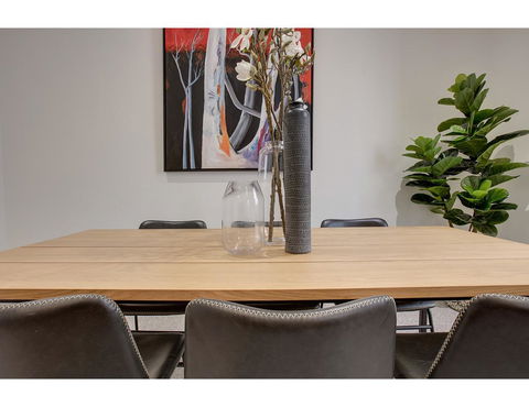 Large, Stylish And Quiet Penthouse Steps From Surf - Accommodation Search 14