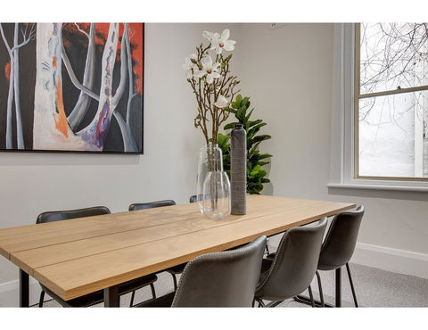 Large, Stylish And Quiet Penthouse Steps From Surf - Accommodation Search 5