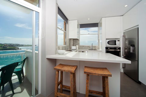 Gorgeous Coogee Views 2 Beds WT21 - Accommodation Search 4