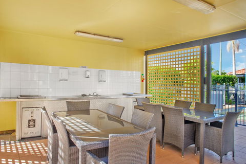 South Pacific Apartments - Accommodation Search 6