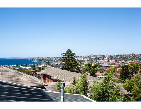 Ocean Views And Sea Breezes Over Bondi Beach - Accommodation Search 8