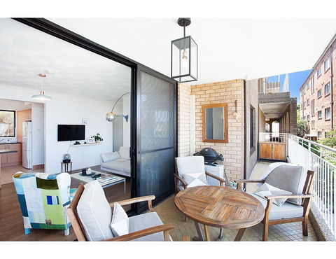 Ocean Views And Sea Breezes Over Bondi Beach - Accommodation Search 1