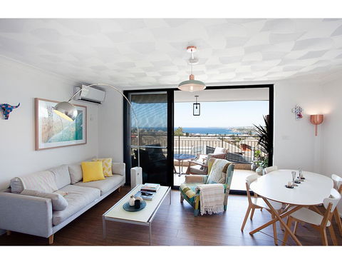 Ocean Views And Sea Breezes Over Bondi Beach - Accommodation Search 0