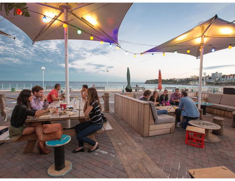 Ocean Views And Sea Breezes Over Bondi Beach - Accommodation Search 20