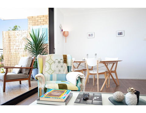 Ocean Views And Sea Breezes Over Bondi Beach - Accommodation Search 3