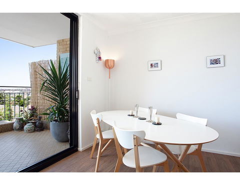 Ocean Views And Sea Breezes Over Bondi Beach - Accommodation Search 7