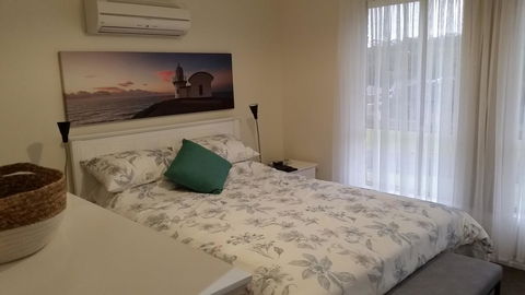 Twin Palms Holiday House At Lighthouse - Accommodation Search 1