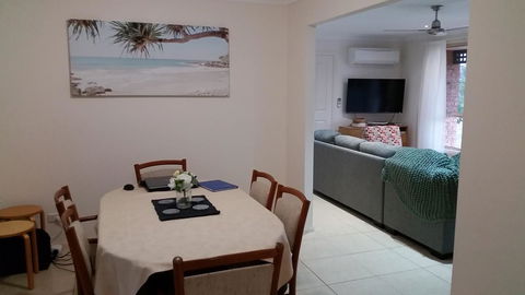 Twin Palms Holiday House At Lighthouse - Accommodation Search 2