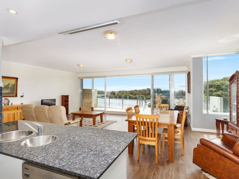 Regatta 13 - Accommodation Search 9