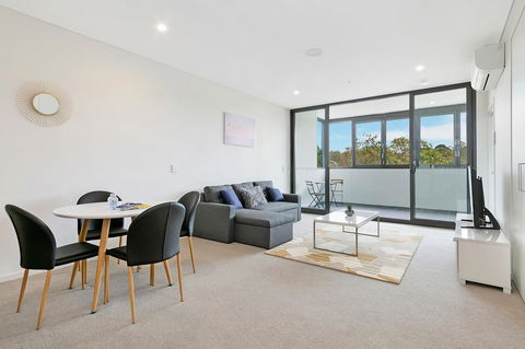 Stylish And Neat Two Bed Apartment In Wentworth Point - Accommodation Search 4