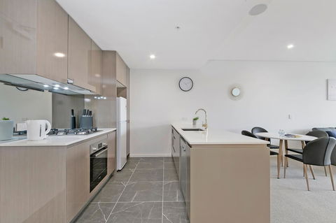 Stylish And Neat Two Bed Apartment In Wentworth Point - Accommodation Search 5