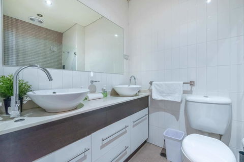 2 Bed House + Loft In Pyrmont - Accommodation Search 14