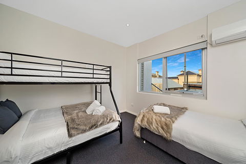 Carlton Suites - Accommodation Search 22