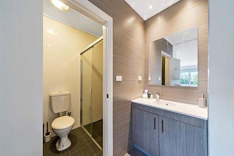 Carlton Suites - Accommodation Search 3