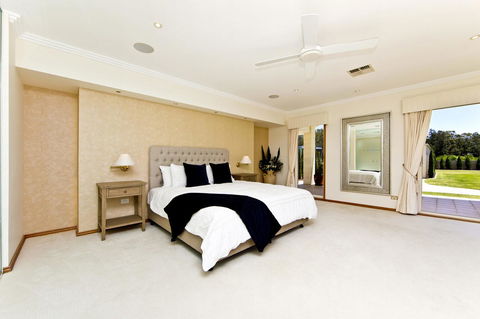 One Mile Mansion - Private Coastal Retreat FREE FAMILY ADVENTURE PASS - Accommodation Search 7