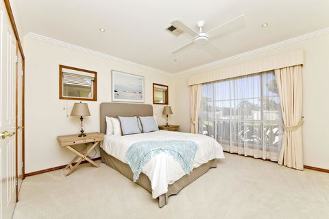 One Mile Mansion - Private Coastal Retreat FREE FAMILY ADVENTURE PASS - Accommodation Search 15