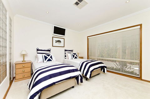 One Mile Mansion - Private Coastal Retreat FREE FAMILY ADVENTURE PASS - Accommodation Search 17