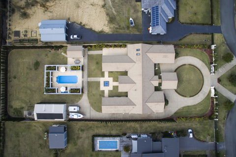One Mile Mansion - Private Coastal Retreat FREE FAMILY ADVENTURE PASS - Accommodation Search 21