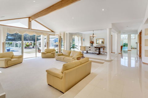 One Mile Mansion - Private Coastal Retreat FREE FAMILY ADVENTURE PASS - Accommodation Search 12