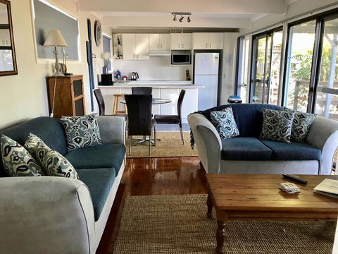 Lakeview Cottage - Accommodation Search 6