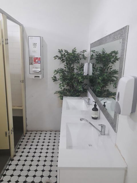 Clover Backpackers - Accommodation Search 34