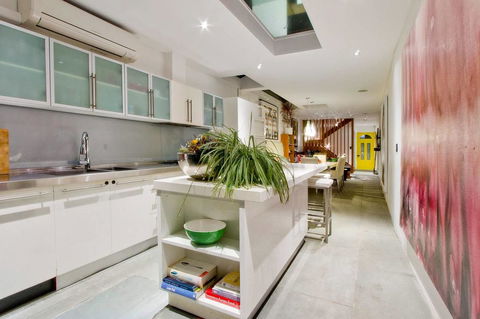 3 Storey Home Close Walk To Fox Studios SCG & City - Accommodation Search 6
