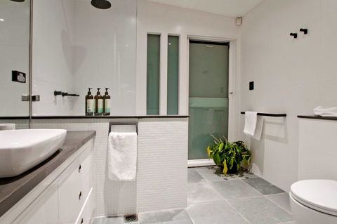3 Storey Home Close Walk To Fox Studios SCG & City - Accommodation Search 16