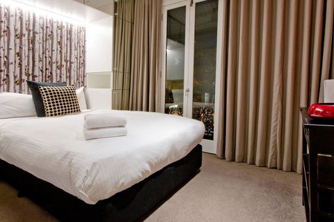 3 Storey Home Close Walk To Fox Studios SCG & City - Accommodation Search 25