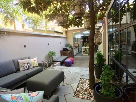 3 Storey Home Close Walk To Fox Studios SCG & City - Accommodation Search 15