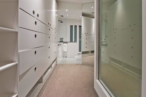 3 Storey Home Close Walk To Fox Studios SCG & City - Accommodation Search 3
