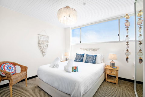 Relaxed Beachside Living - Accommodation Search 11