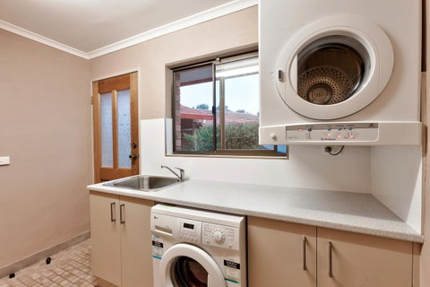Hume Country Motor Inn - Accommodation Search 27