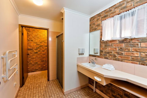 Hume Country Motor Inn - Accommodation Search 35