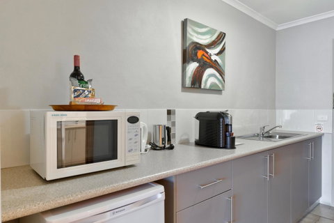 Hume Country Motor Inn - Accommodation Search 36