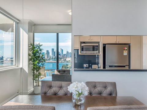 Panoramic Harbour Views And Unbeatable Comfort - Accommodation Search 8